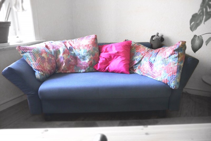 2014: Neues Sofa für Beratungsraum